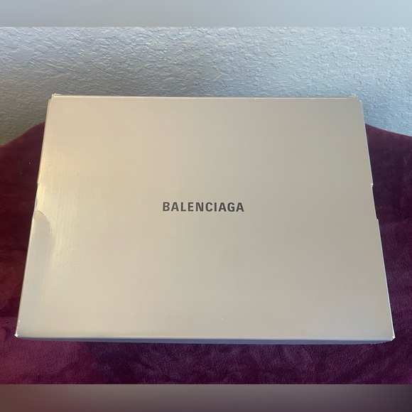 Balenciaga Thong Sandals in Beige - Picture 12 of 16